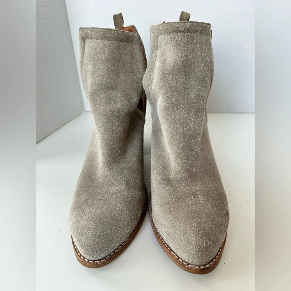 Jeffrey Campbell Orwell Side Slit Suede Ankle Booties Size 9